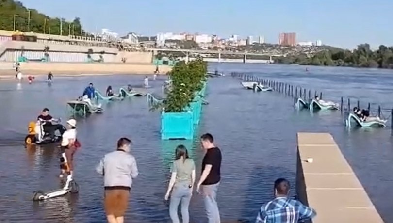 Новую набережную на реке Белой в Уфе подтопило из-за подъема воды Новую набережную на реке Белой в Уфе подтопило из-за подъема воды