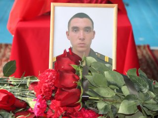 В Башкирии простились с 20-летним младшим сержантом Айгизом Закировым