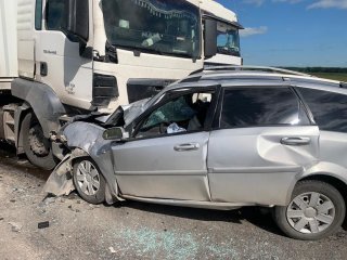 В смятой грузовиком машине на трассе Башкирии нашли труп жителя Челябинской области