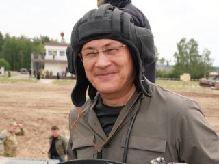 Радий Хабиров рассказал, как стрелял из БМП