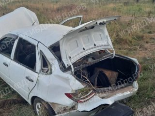 В Башкирии автомобиль врезался в столб, двое погибли