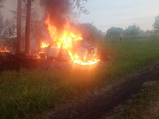 В Башкирии пенсионер заживо сгорел в машине
