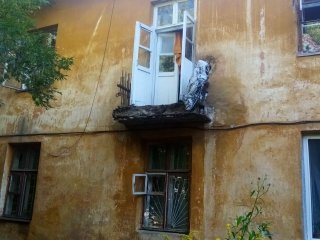 В Уфе обрушился балкон вместе с двумя пострадавшими