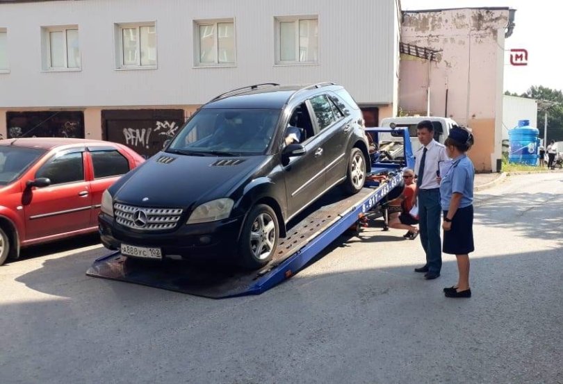 В Уфе у должника арестовали автомобиль Mercedes-Benz
В Уфе у должника арестовали автомобиль Mercedes-Benz