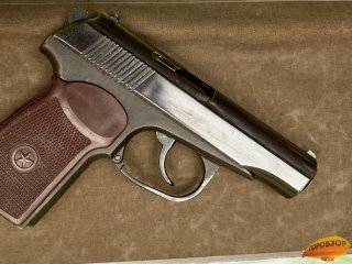 Россиянам, состоящим на воинском учете, нельзя уехать из страны без разрешения военкома
