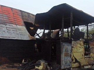 В Башкирии загорелся дом многодетной семьи, есть пострадавшие