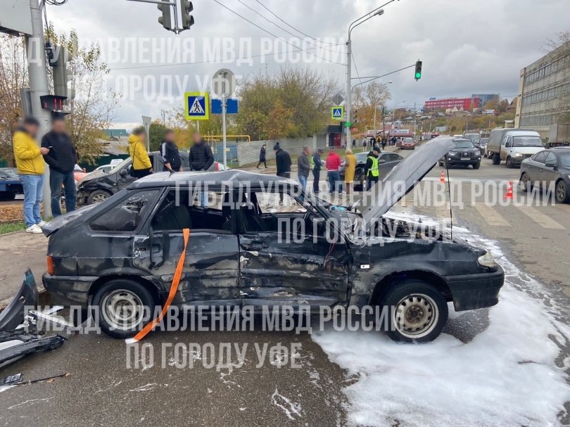 Массовое ДТП с четырьмя пострадавшими произошло в центре Уфы Массовое ДТП с четырьмя пострадавшими произошло в центре Уфы