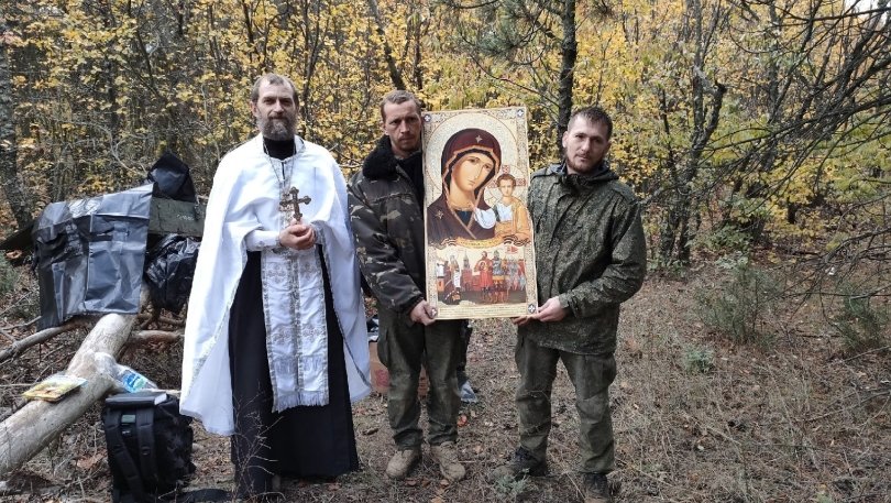 Протоиерей и офицер Виктор Иванов из Уфы покрестил двух участников СВО на Украине Протоиерей и офицер Виктор Иванов из Уфы покрестил двух участников СВО на Украине
