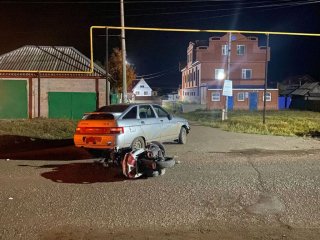 В Башкирии в ДТП пострадали водитель и пассажир мопеда