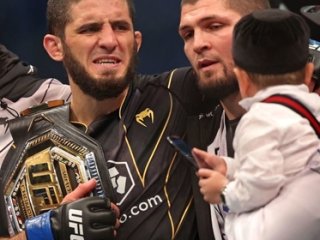 В UFC новый чемпион из России. Махачев забрал пояс в легком весе