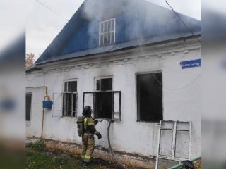В Уфе 73-летний пенсионер попал в больницу после пожара в доме