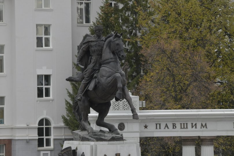 Памятник шаймуратову в уфе фото