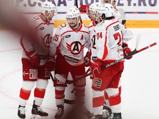 Гол дня в КХЛ. Голышев забросил невероятную шайбу «Амуру» (ВИДЕО)
