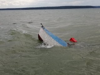 На реке Уфе перевернулась лодка с шестью людьми