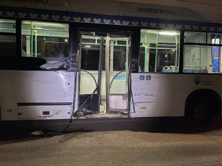 В Башкирии столкнулись пассажирский автобус и КамАЗ, есть пострадавшие