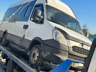 В центре Уфы у водителя арестовали микроавтобус за долги по штрафам в 1,3 млн рублей