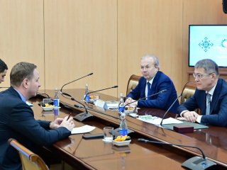 Глава Башкирии встретился с председателем совета директоров БСК