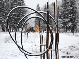 Горы плиток и торчащие трубы: как выглядит парк Нефтехимиков в Уфе в день обещанного открытия
