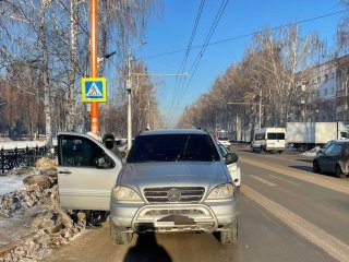 Молодой водитель Mercedes сбил женщину на «зебре» в Башкирии
