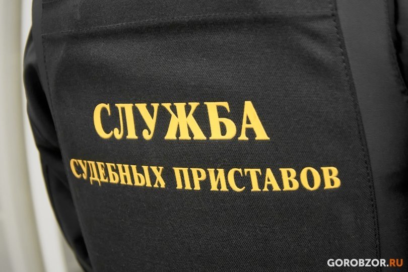 В Уфе судебные приставы задержали алиментщика у трапа самолета В Уфе судебные приставы задержали алиментщика у трапа самолета