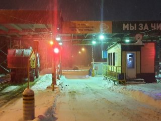 Из-за морозов в Уфе не все мусоровозы могут работать