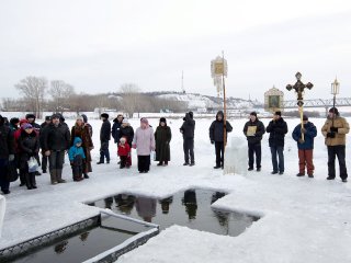 Как подготовиться к крещенским купаниям. Советы врача