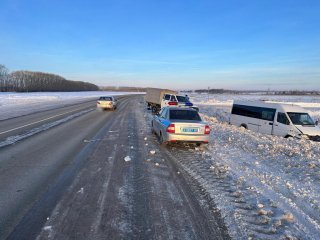 В Башкирии пассажирский автобус вылетел с трассы