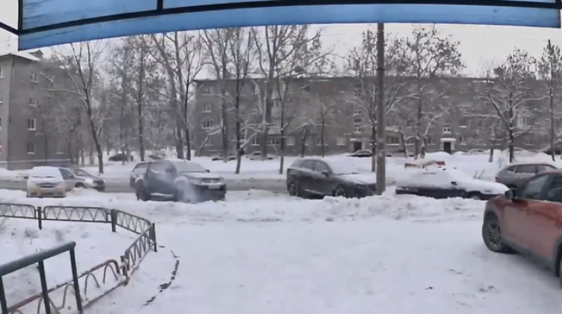 В Уфе сотрудники ГИБДД предотвратили возгорание автомобиля В Уфе сотрудники ГИБДД предотвратили возгорание автомобиля