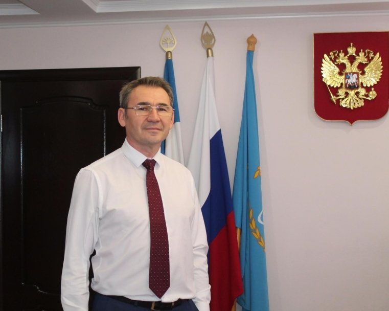 «Заткнитесь!» – мэр Агидели ответил мужчинам, которые хотят «бегать в женских платьях и целоваться друг с другом» «Заткнитесь!» – мэр Агидели ответил мужчинам, которые хотят «бегать в женских платьях и целоваться друг с другом»