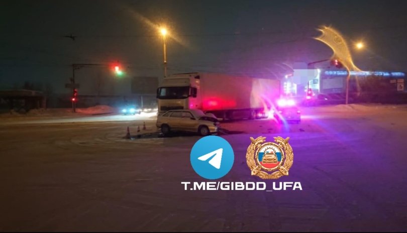 24-летний парень пострадал в лобовом ДТП фуры и «ВАЗа» в Уфе 24-летний парень пострадал в лобовом ДТП фуры и «ВАЗа» в Уфе