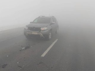 Четыре автомобиля столкнулись из-за тумана на трассе Уфа – Оренбург