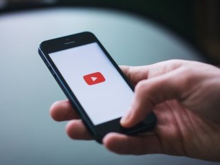 Екатерина Мизулина опровергла информацию о блокировке YouTube в России 28 февраля