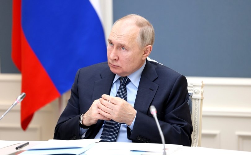 Путин отметил госнаградами несколько жителей Башкирии Путин отметил госнаградами несколько жителей Башкирии