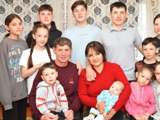 Путин присвоил звание «Мать-героиня» жительнице Башкирии