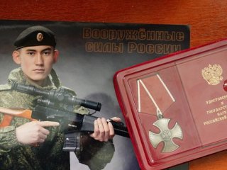 Радий Хабиров вручил орден Шаймуратова родителям погибшего участника СВО Айдара Айткужина