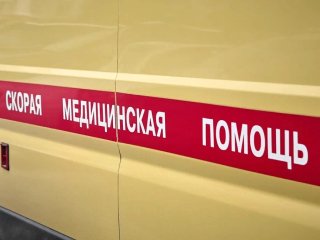 В Башкирии 10-летняя девочка впала в кому после падения на нее наледи с крыши дома