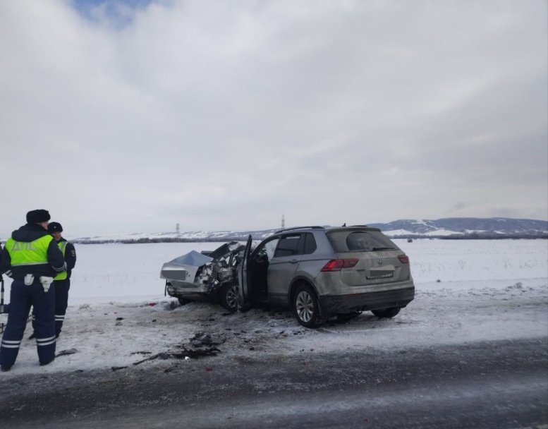 В Башкирии два человека погибли в лобовом ДТП В Башкирии два человека погибли в лобовом ДТП