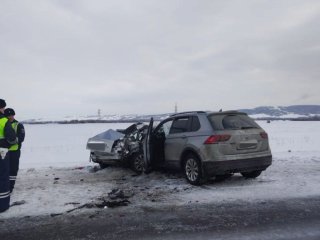 В Башкирии два человека погибли в лобовом ДТП 