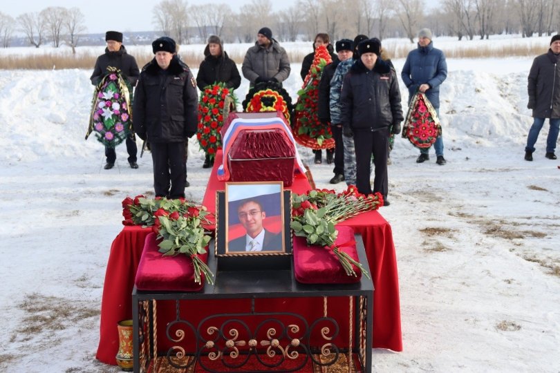 В Башкирии простились с погибшим в СВО сыном заслуженного артиста России Азата Аиткулова В Башкирии простились с погибшим в СВО сыном заслуженного артиста России Азата Аиткулова