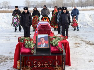 В Башкирии простились с погибшим в СВО сыном заслуженного артиста России Азата Аиткулова
