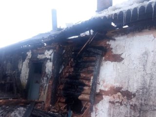 В Башкирии женщина получила ожоги при тушении горящего дома