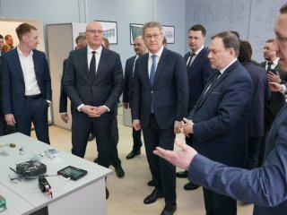 Дмитрий Чернышенко познакомился с «Моторами будущего» в Башкирии