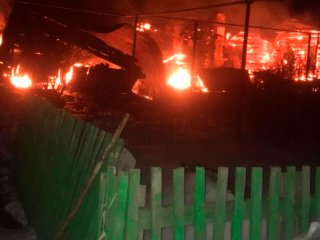 Два человека погибли во время пожара в Башкирии минувшей ночью