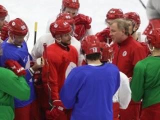 Международная федерация хоккея продлила отстранение российских и белорусских хоккеистов