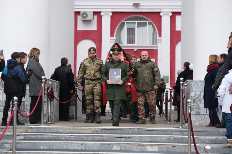 «Смелый, отважный, решительный» – в Башкирии проводили в последний путь Ильнура Исмагилова «Смелый, отважный, решительный» – в Башкирии проводили в последний путь Ильнура Исмагилова