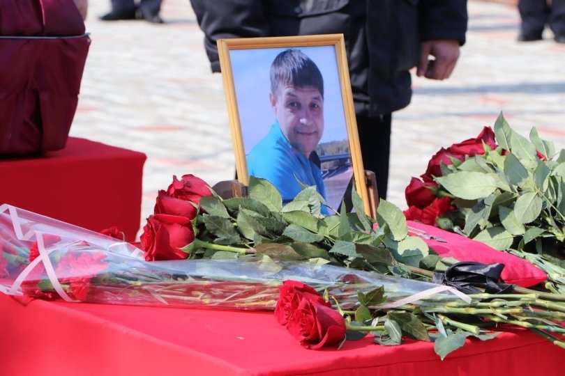 «Спи спокойно» – в Башкирии простились с Анатолием Адылшиным, погибшим в ходе СВО
«Спи спокойно» – в Башкирии простились с Анатолием Адылшиным, погибшим в ходе СВО
