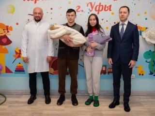 Уфимские врачи спасли малышку весом 1200 граммов