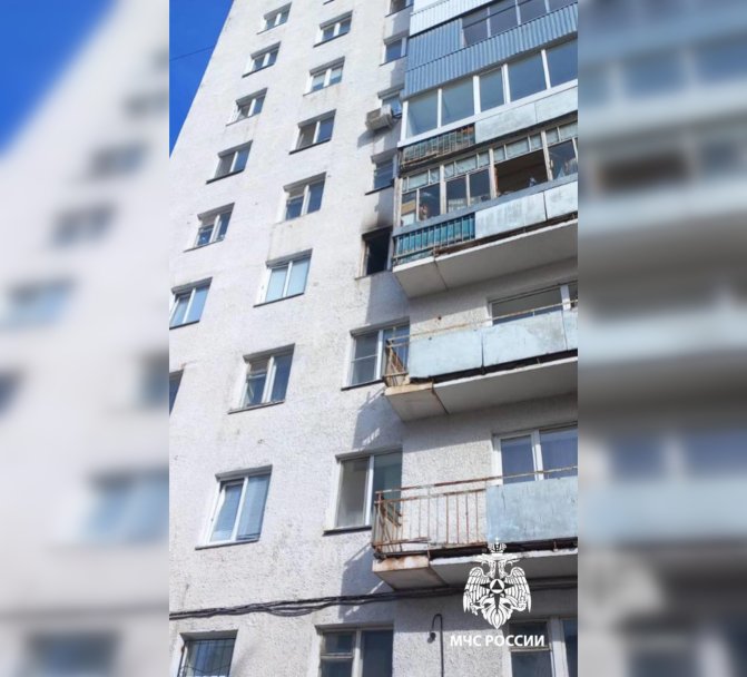 В Уфе ребенок и мужчина пострадали при пожаре в квартире В Уфе ребенок и мужчина пострадали при пожаре в квартире