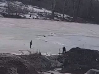 В Уфе ребенок провалился под лед
