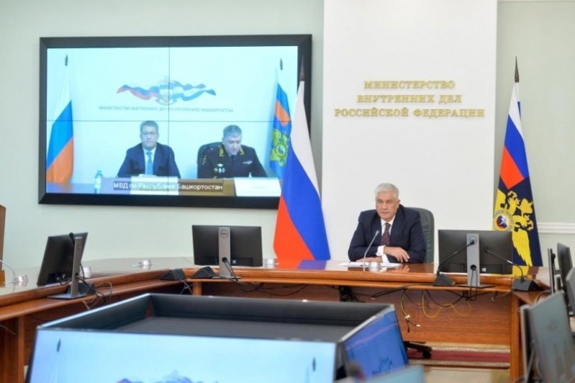 Владимир Колокольцев представил нового главу МВД по Башкирии Владимир Колокольцев представил нового главу МВД по Башкирии